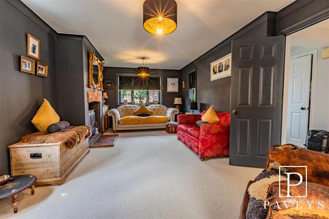 4 Brightside, Kirby Cross, Frinton-on-sea, CO13 0UB