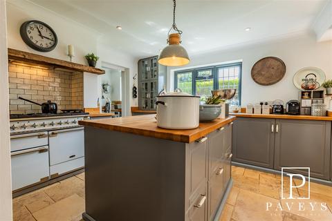 4 Brightside, Kirby Cross, Frinton-on-sea, CO13 0UB