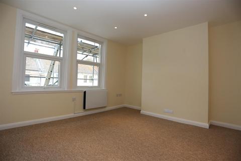 3 bedroom maisonette to rent, Goldstone Road, Hove