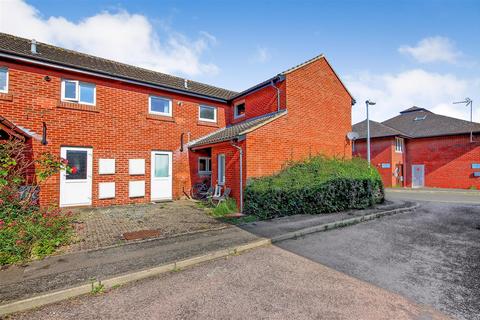 2 bedroom maisonette for sale, Tiverton Way, Cambridge