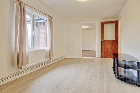 2 bedroom maisonette for sale, Tiverton Way, Cambridge