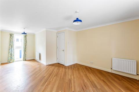 2 bedroom flat for sale, St. Martins Mews, Dorking, Surrey, RH4