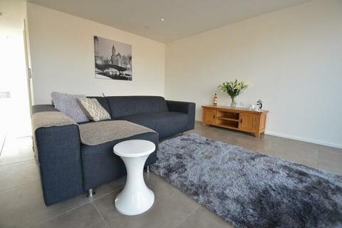 3 bedroom penthouse to rent, Canal Street, Nottingham