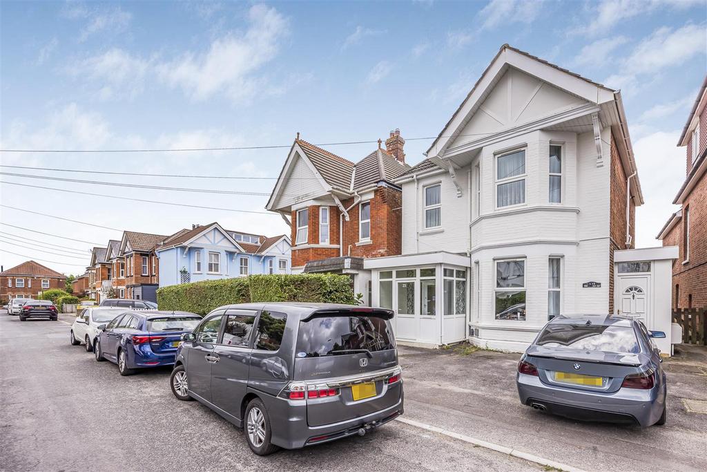 Flat 3, 23 Harvey Road, Bournemouth Portico Marketi