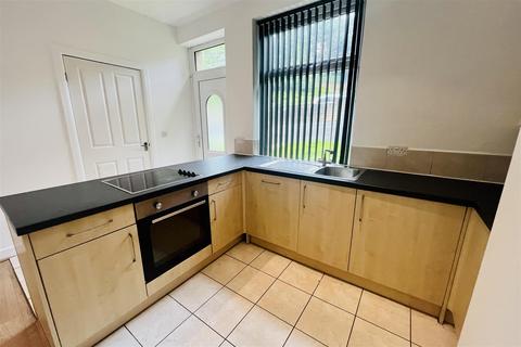 3 bedroom terraced house for sale, Wakefield Road, Huddersfield HD8