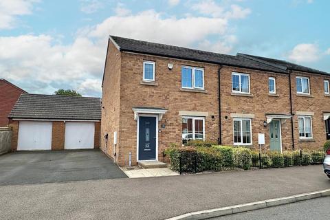 3 bedroom end of terrace house for sale, Dragonfly Way, Pineham Village, Northampton NN4