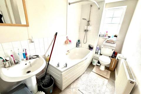 40 Beckets View, Northampton, NN1 5NJ