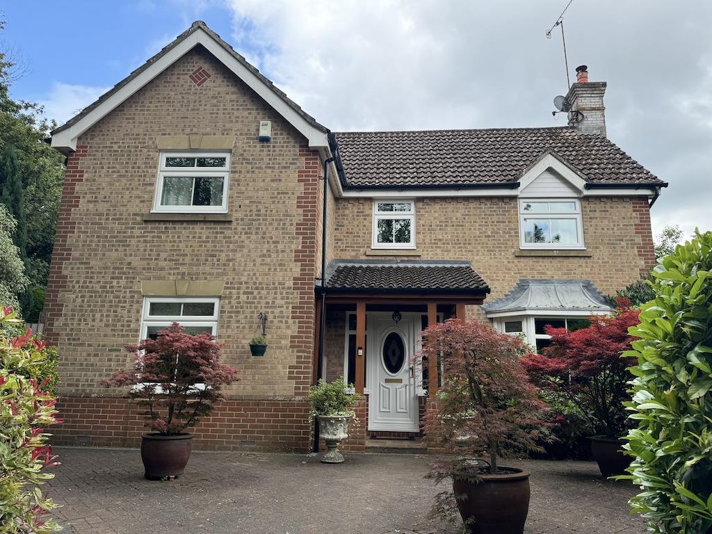 Nelson Close, Maidenbower, Crawley 4 bed detached house for sale £795,000