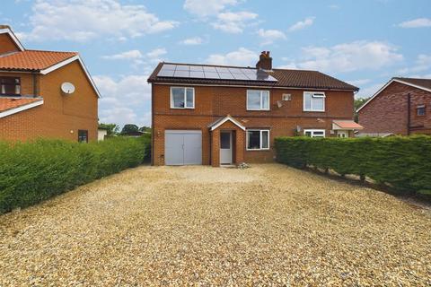 4 bedroom semi-detached house for sale, Norwich Road, Yaxham