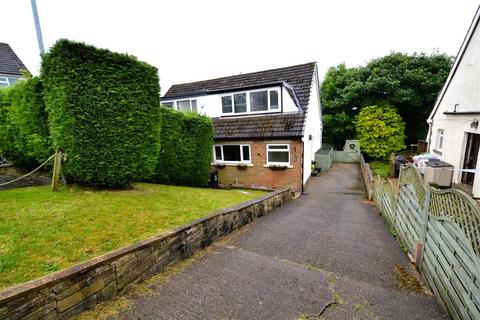 3 bedroom semi-detached house for sale, Beechwood Avenue, Shelf, Halifax