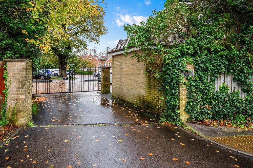HOLMEWOOD HOUSE, 19- (16).jpg