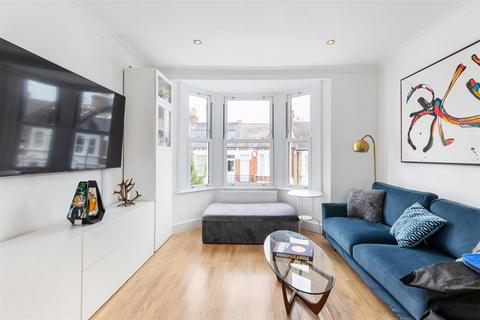 4 bedroom maisonette to rent, Mirabel Road, London