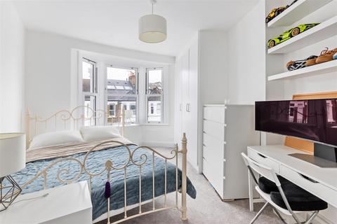4 bedroom maisonette to rent, Mirabel Road, London