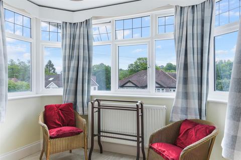 42 Pine Walk, Banstead, SM7 3PY