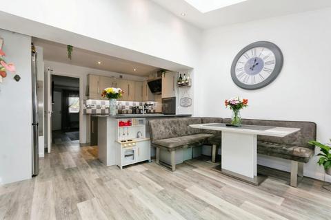 7 Crimscote Close, Shirley, Solihull, B90 4TT