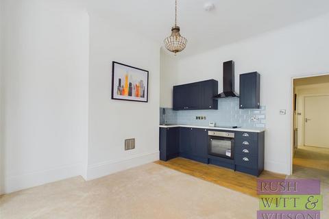 2 bedroom flat for sale, St. Andrews Square, Hastings