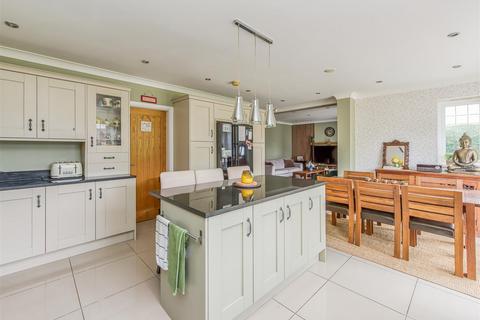 64 Langley Road, Wolverhampton, WV3 7LH
