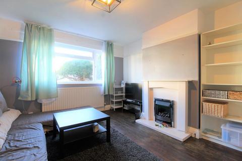 3 bedroom semi-detached house to rent, Pelham Crescent, Beeston, Nottingham, NG9 2ER