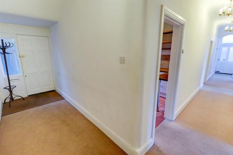 3 bedroom apartment to rent, Warwick New Road, Leamington Spa