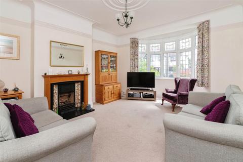 4 bedroom semi-detached house for sale, Woodcote Road, Leigh-On-Sea SS9