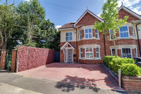 4 bedroom semi-detached house for sale, Burnham Road, Leigh-On-Sea SS9