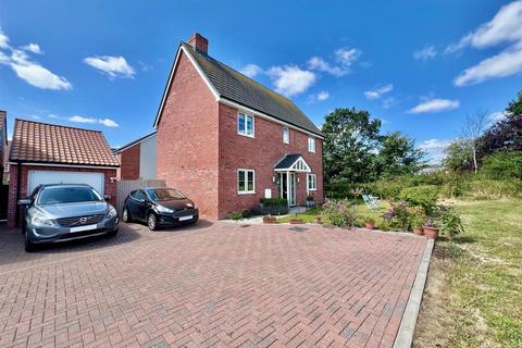 4 bedroom detached house for sale, Boatyard Avenue, Burnham-On-Crouch