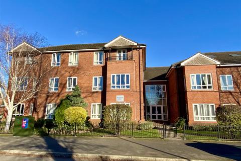 2 bedroom flat to rent, Devonshire Court, Derbyshire Road South, Sale