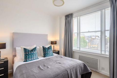 2 bedroom flat to rent, Hill Street, London W1J
