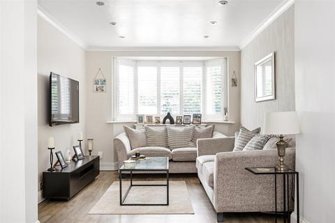86 Foxon Lane, Caterham, CR3 5SD