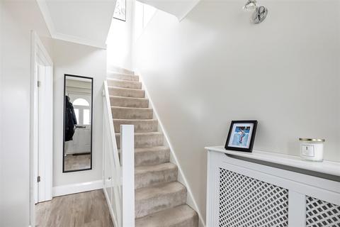 86 Foxon Lane, Caterham, CR3 5SD
