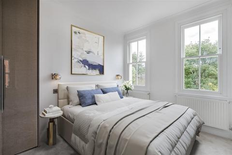 2 bedroom flat for sale, Parkland Gardens, London