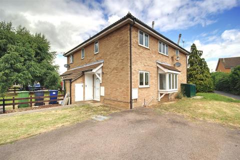 2 bedroom cluster house to rent, Bure Close, St. Ives