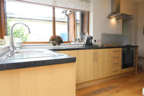 72 Consort Road, Eastleigh, SO50 4JB