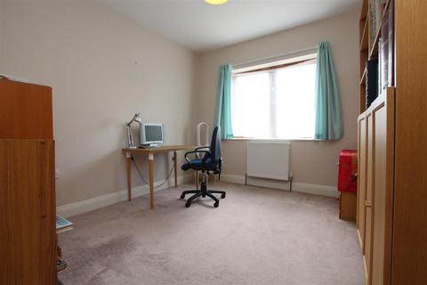 72 Consort Road, Eastleigh, SO50 4JB