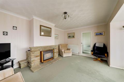4 bedroom chalet for sale, Ivydore Avenue, Worthing BN13