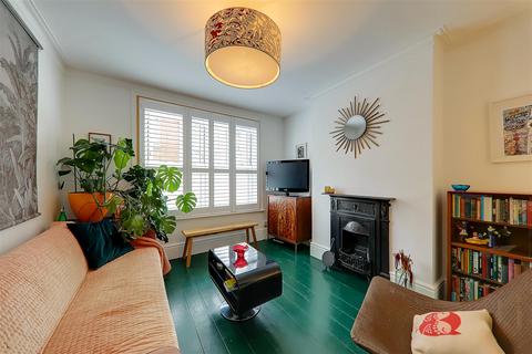 34 Cobden Road, Worthing, BN11 4BD