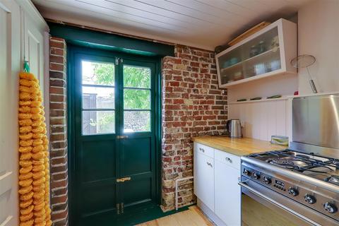 34 Cobden Road, Worthing, BN11 4BD