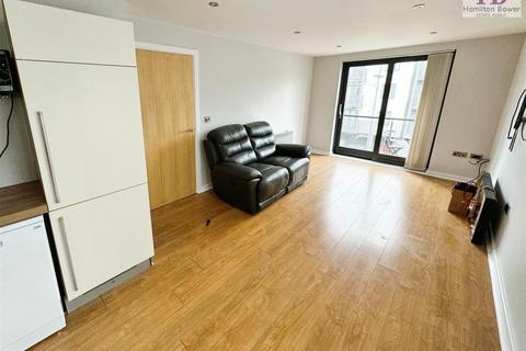 2 bedroom apartment to rent, Kassapians, Baildon, BD17