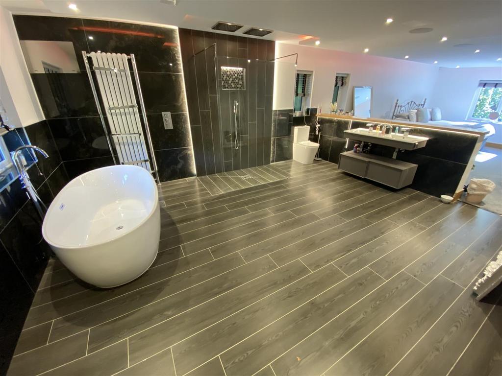 En suite bathroom