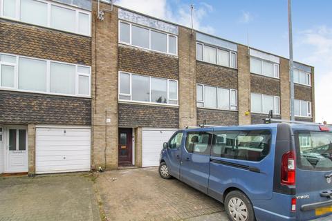 3 bedroom terraced house to rent, Teviot Close, Corby NN17