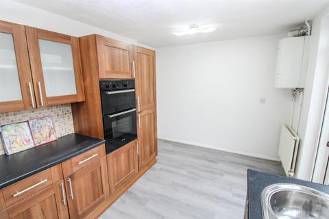 3 bedroom terraced house to rent, Teviot Close, Corby NN17