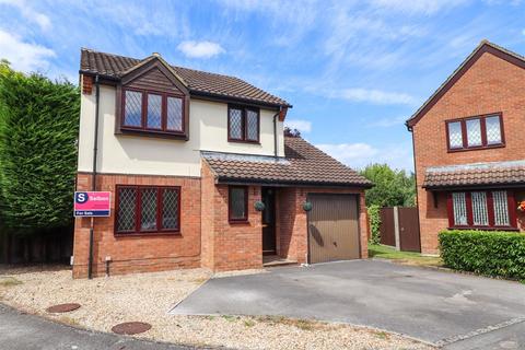 3 bedroom house for sale, Angora Way, Fleet GU51