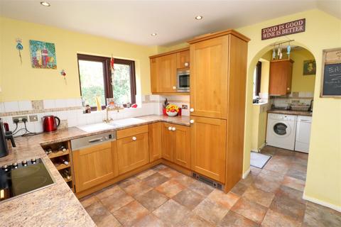 7 Angora Way, Fleet, GU51 2UA