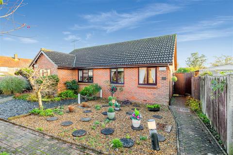 1 bedroom semi-detached bungalow for sale, Albury Place, Merstham RH1