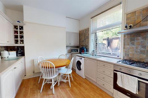 4 Bath Place, Halifax, HX3 6EG