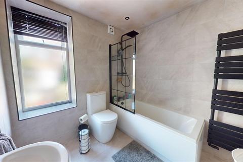 4 Bath Place, Halifax, HX3 6EG