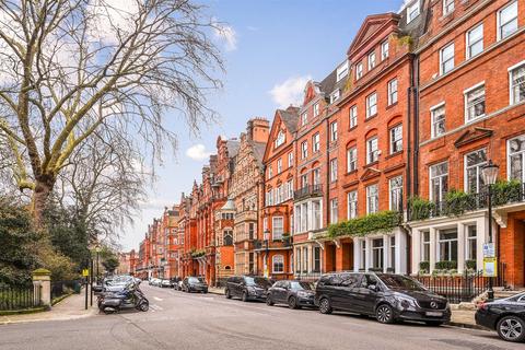 4 bedroom flat to rent, Cadogan Square London