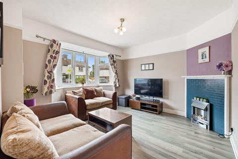 17 Lyndhurst Road, Reigate, RH2 8JW