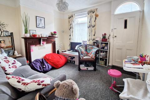 3 bedroom end of terrace house for sale, Longley Road, Rochester