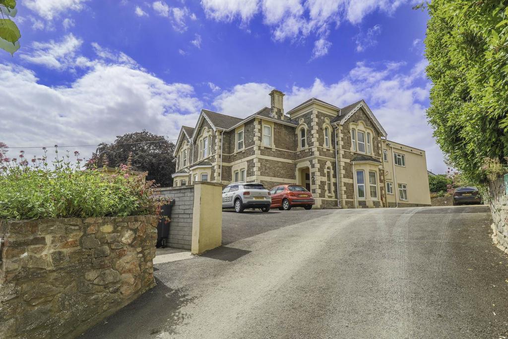 Kew Gardens Hillside Superb Flat 2 bed apartment for sale £175,000